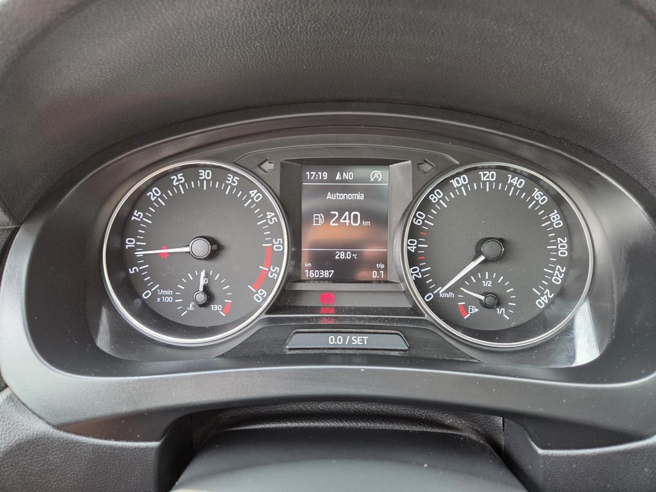 Skoda Rapid 1.4 TDI 90 CV ScoutLine *neopatentati*tetto*carplay*