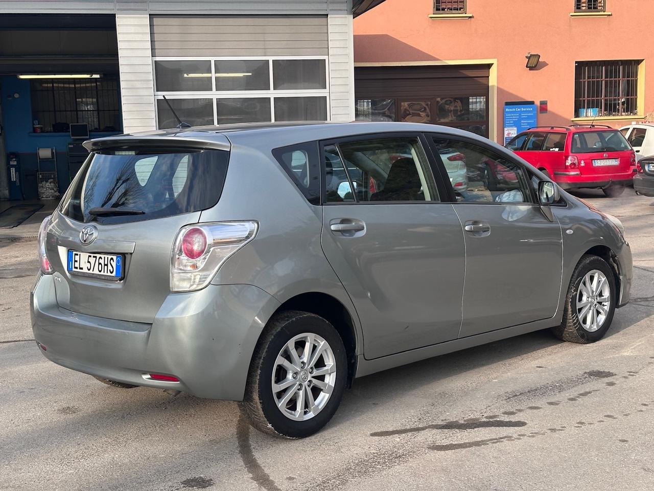 Toyota Verso 2.0 D Luxury Pack 7 posti tetto panoramico