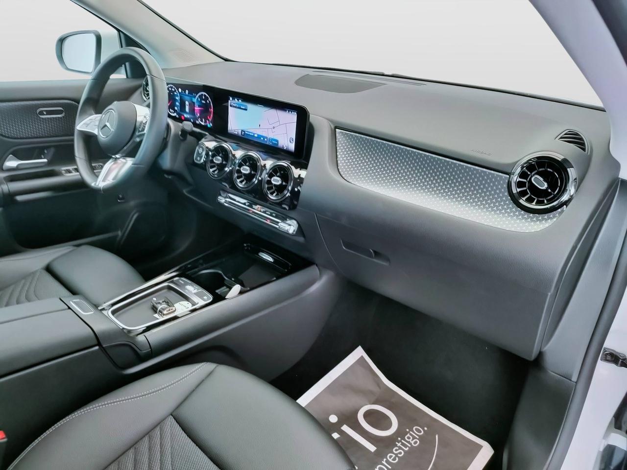 Mercedes-Benz GLA-H247 2023 - GLA 180 d Advanced auto
