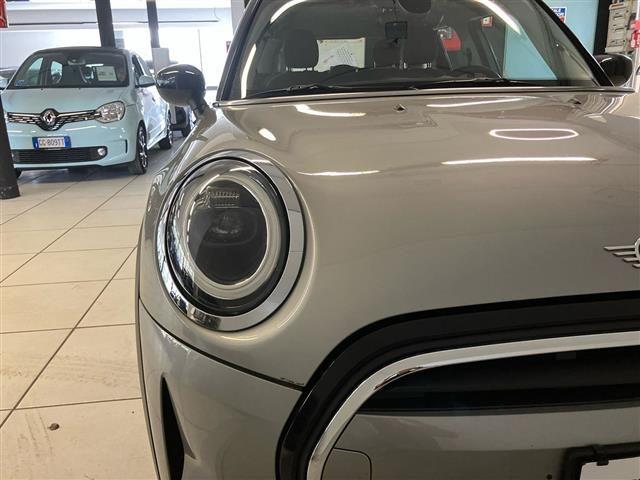 MINI Mini 5 Porte 1.5 Twin Power Turbo Cooper Essential