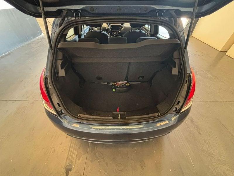 Lancia Ypsilon Ypsilon 1.0 FireFly 5 porte S&S Hybrid Platino