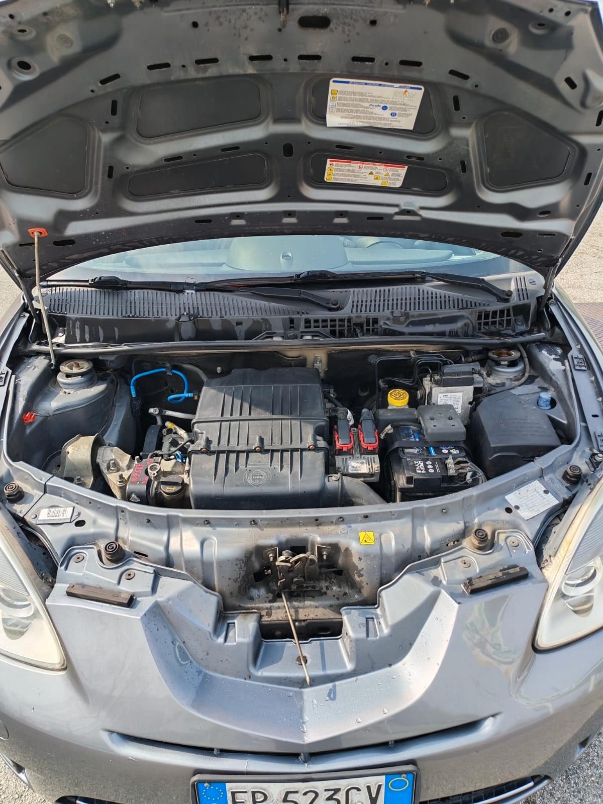 Lancia Ypsilon 1.2 69 CV 5 porte S&S Silver