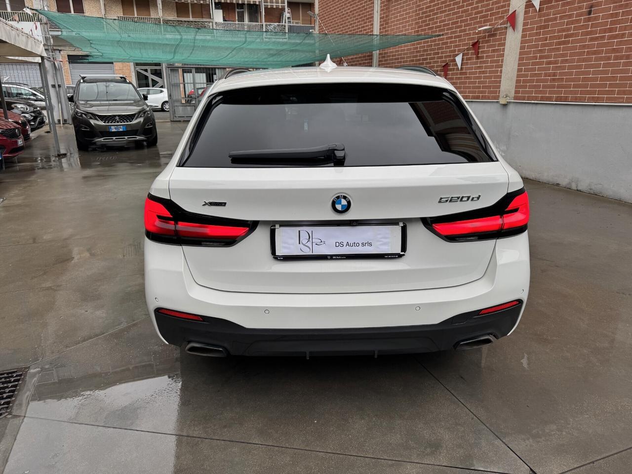 BMW 520 G31d Touring LCI mhev 48V xdrive Msport auto