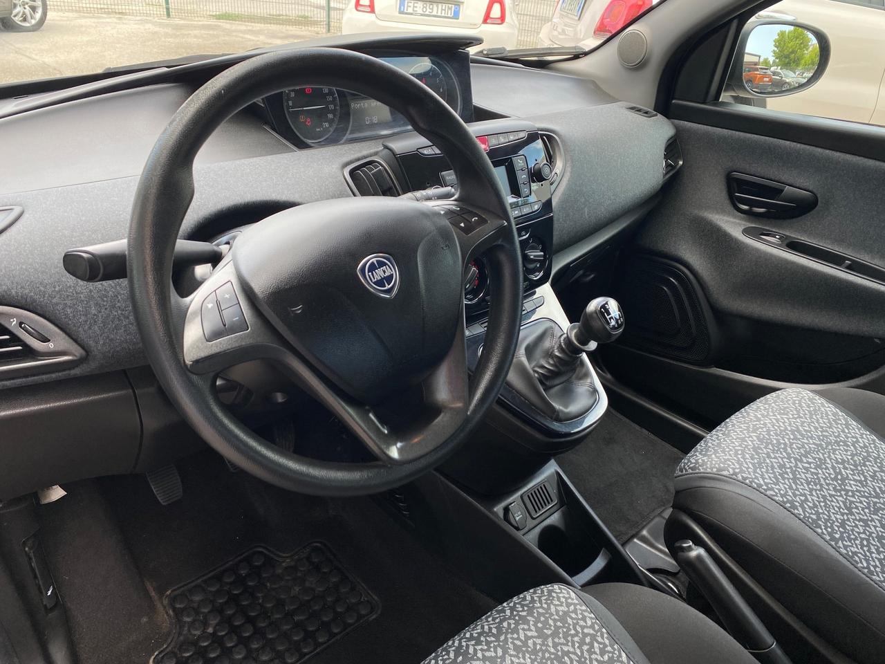Lancia Ypsilon 1.0 FireFly Hybrid - 2021