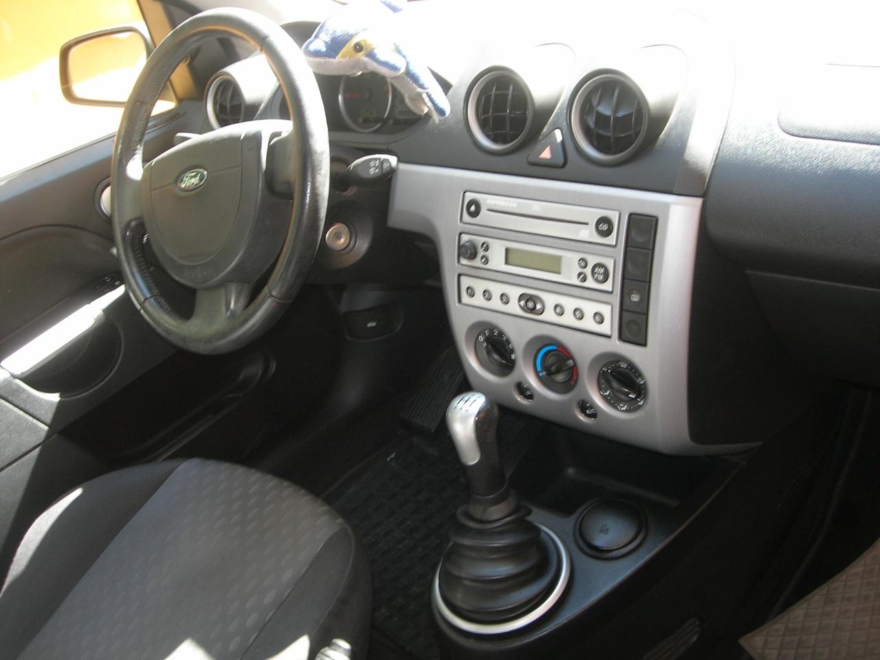 Ford Fiesta 1.4 TDCi 5p. Titanium