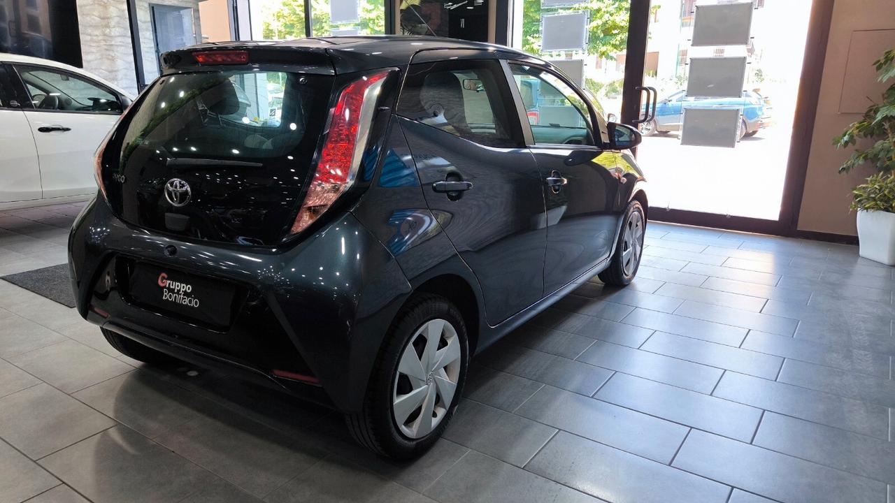 Toyota Aygo 1.0 VVT-i 69 CV 5 porte x-business MMT