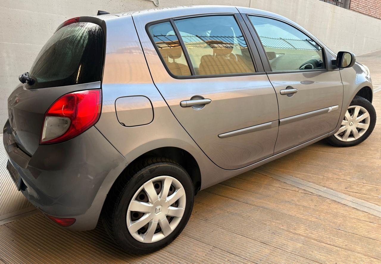 Renault Clio 1.2 16V 5 porte Dynamique