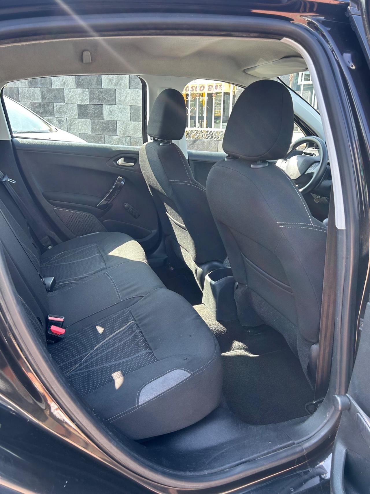 Peugeot 208 1.4 HDi 68 CV 5 porte Active