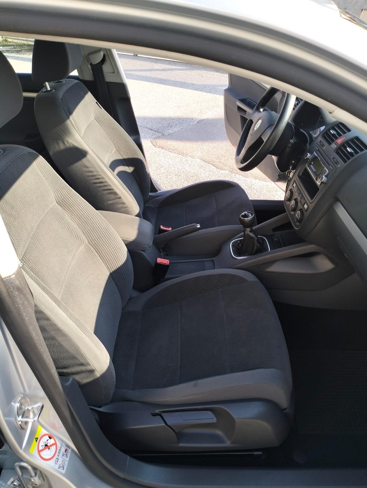 Volkswagen Golf Var. 1.6 Comfortline