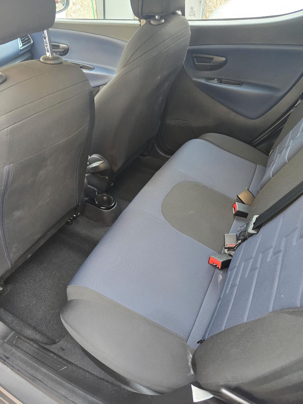 Lancia Ypsilon 1.0 FireFly 5 porte S&S Hybrid Platino