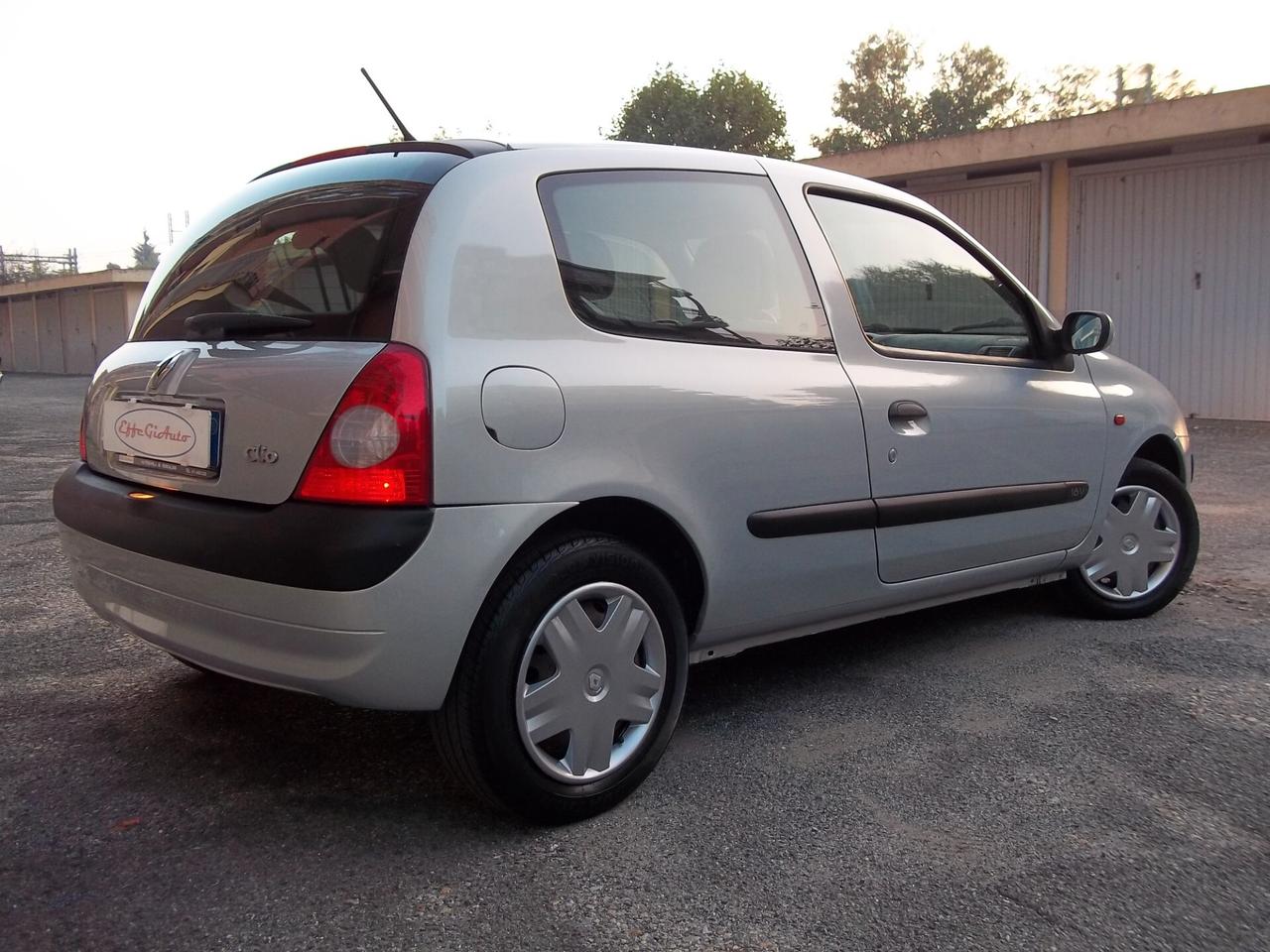 Renault Clio Privilege 1.2 16v 3p uniproprietario 49.200 km !!!!!!!!!!