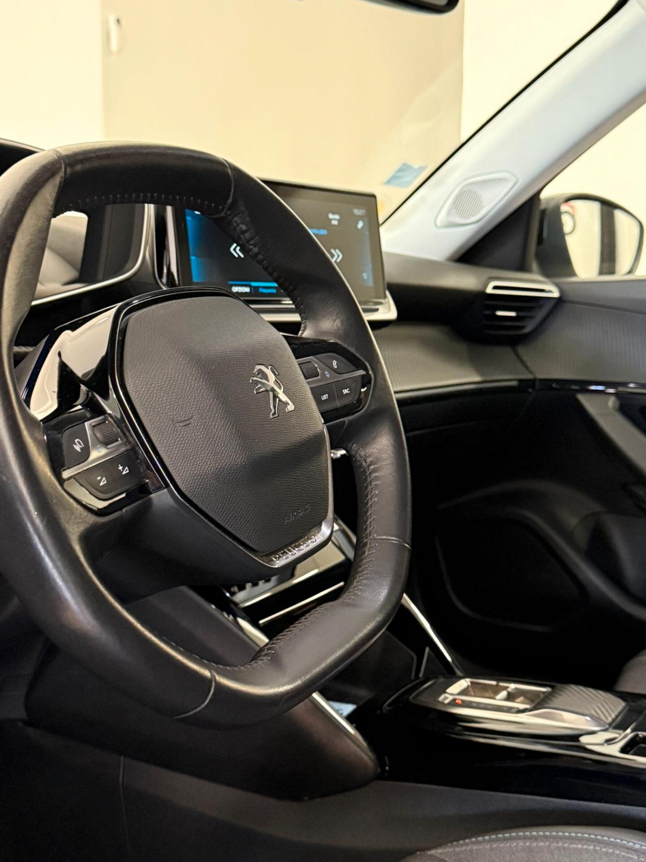 Peugeot 2008 BlueHDi 130 S&S EAT8 Allure