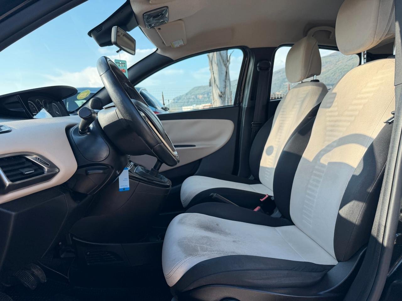 LANCIA YPSILON 2014 1.2 BENZINA 69 CV *DISTR FATTA