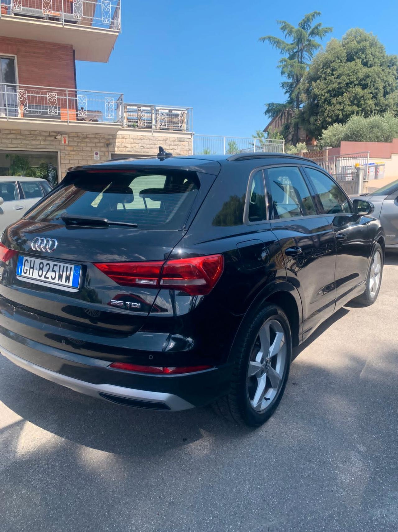 Audi Q3 35 TDI S tronic Business Advanced