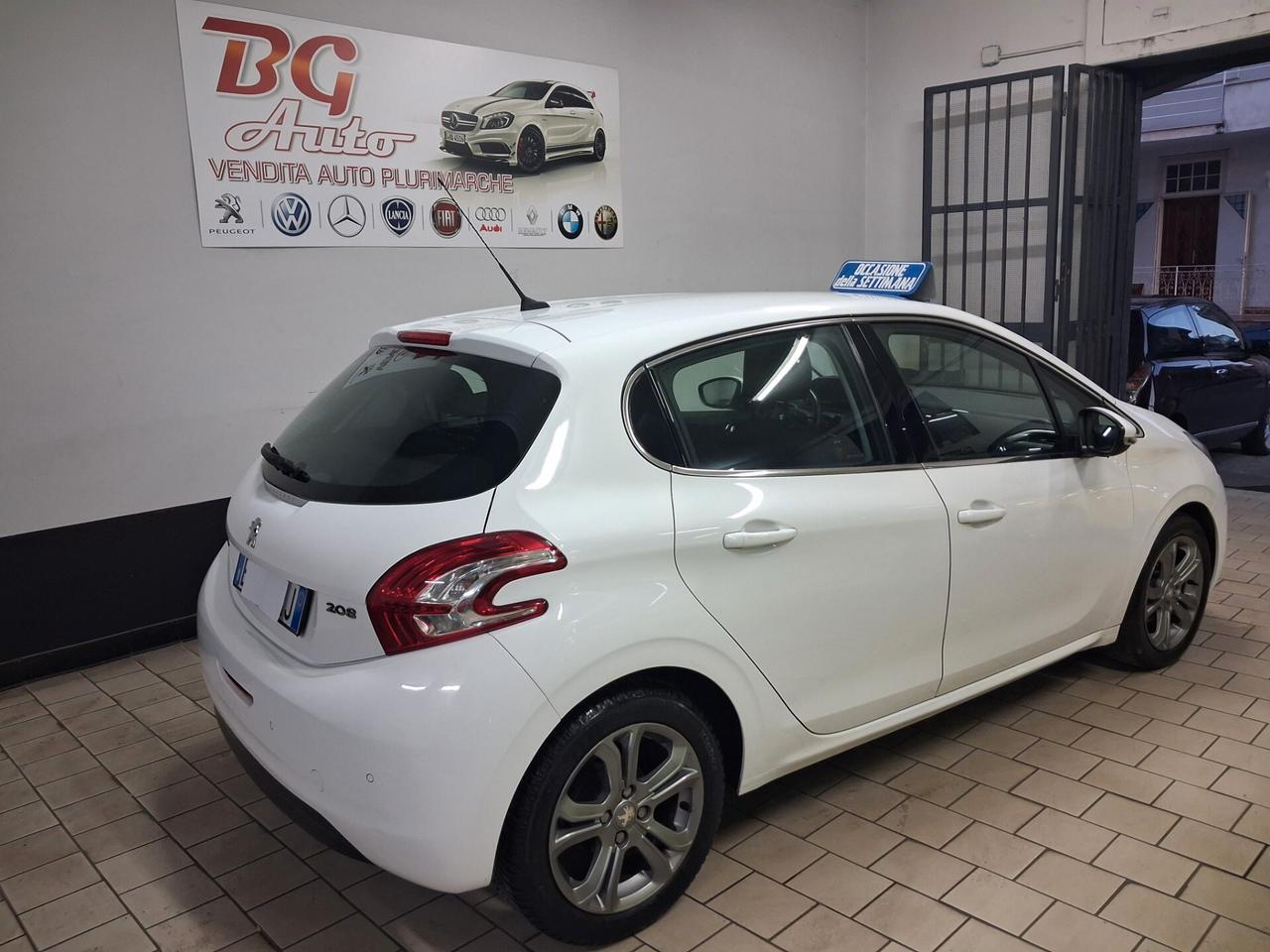Peugeot 208 1.4 HDi 68 CV 5 porte Allure 2015 unic