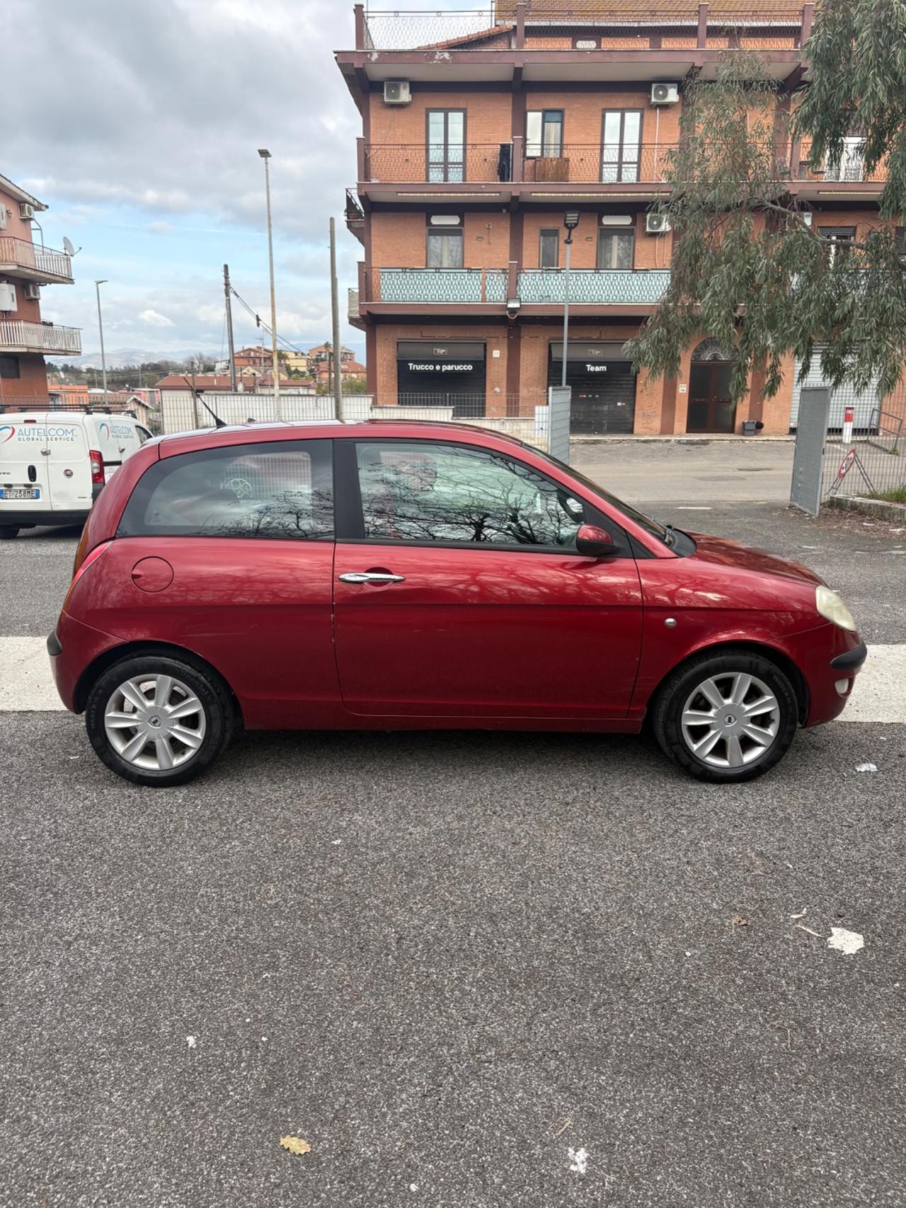 Lancia Ypsilon 1.2 16V Platino 94000 km