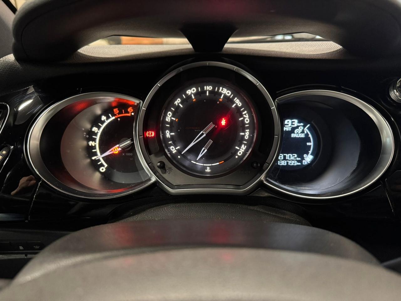 Citroen DS3 BLUEHDI 100 SeS IRRESISTEBLE