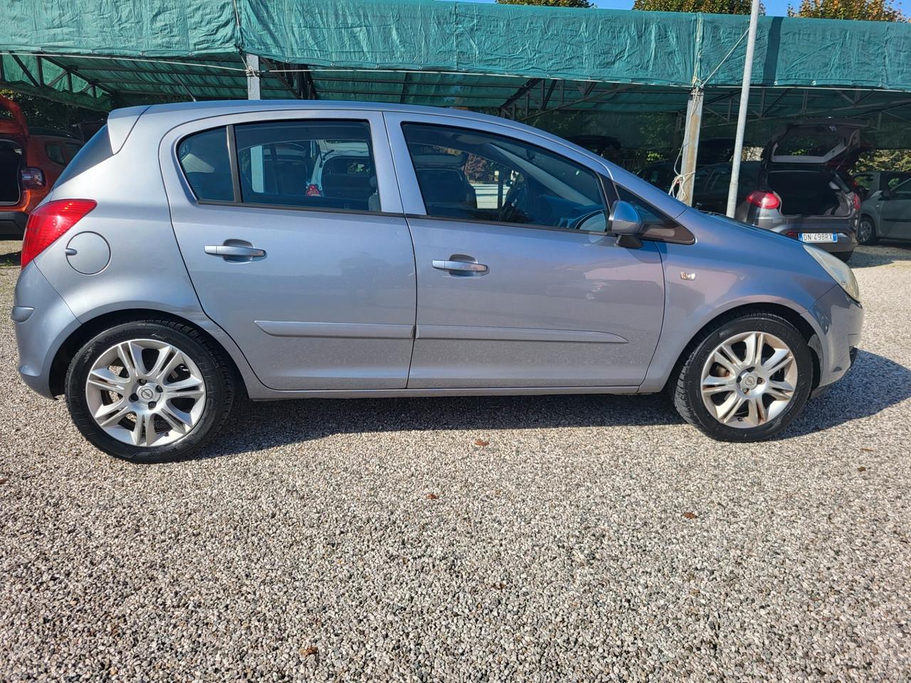 Opel Corsa 1.2 5 porte Enjoy valida x neopatentati