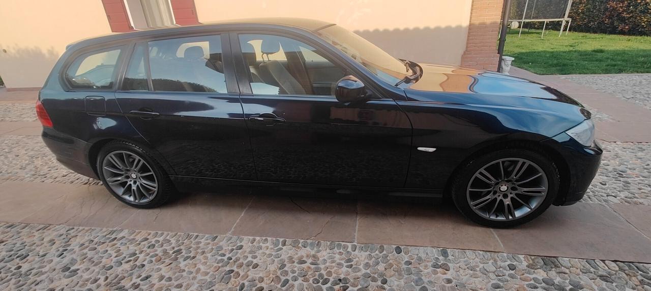 Bmw 320 320d cat Touring Attiva