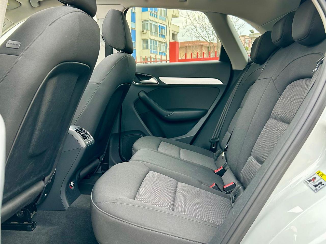 Audi Q3 2.0 TDI Business #10100