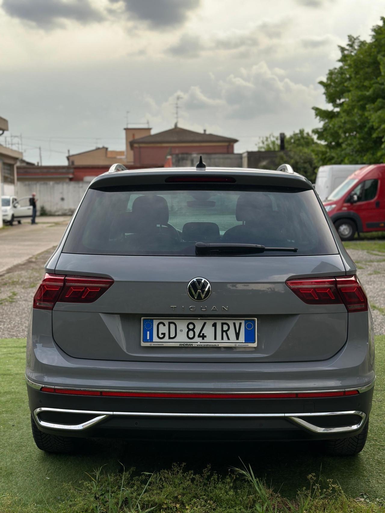 Volkswagen Tiguan 2.0 TDI 150 CV SCR DSG R-Line