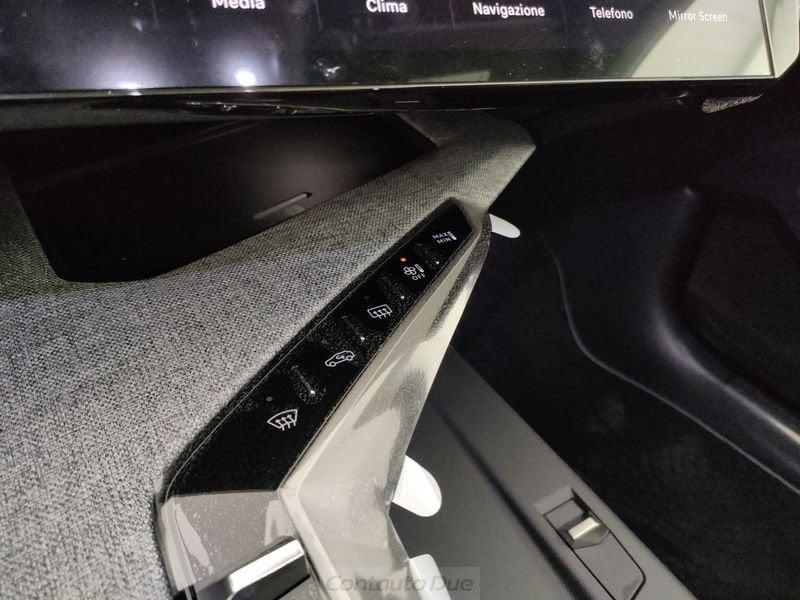 Peugeot 3008 Hybrid 136 GT e-DCS 6