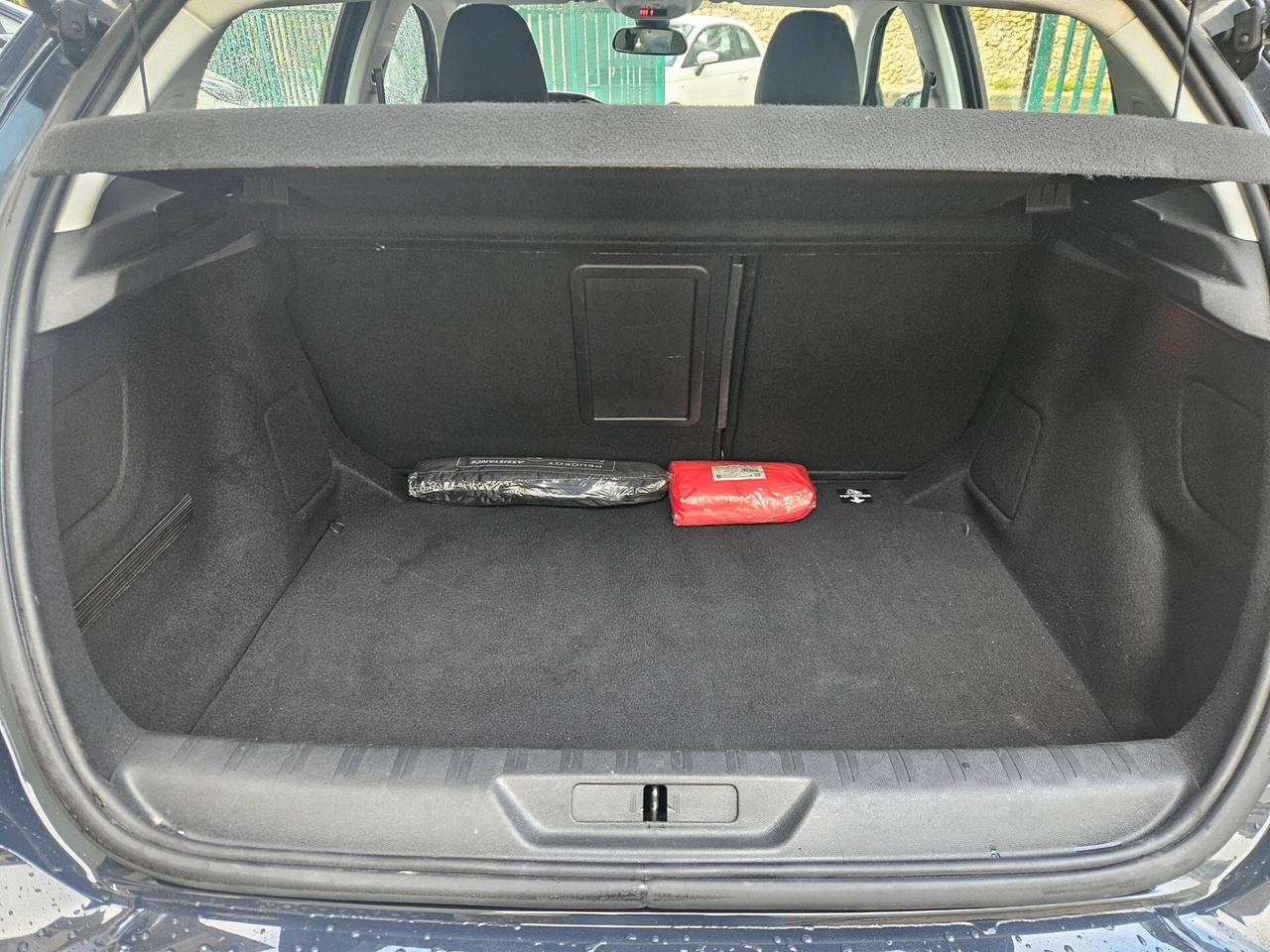 Peugeot 308 BlueHDi 100 S&S Business