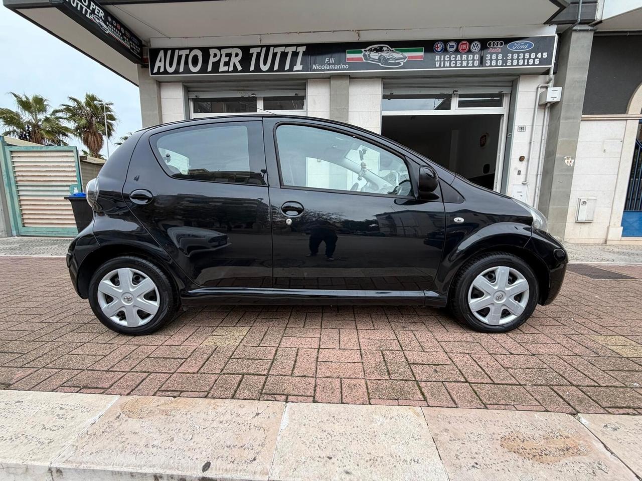 Toyota Aygo 1.0 12V VVT-i 5 porte Now