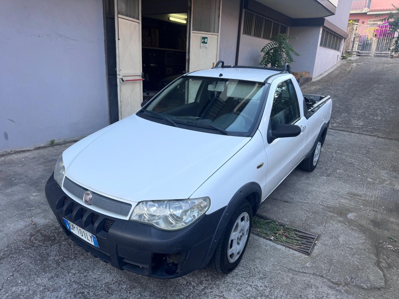 Fiat Strada 1.3 MJT Pick-up Cabina Lunga un solo proprietario n1 autocarro