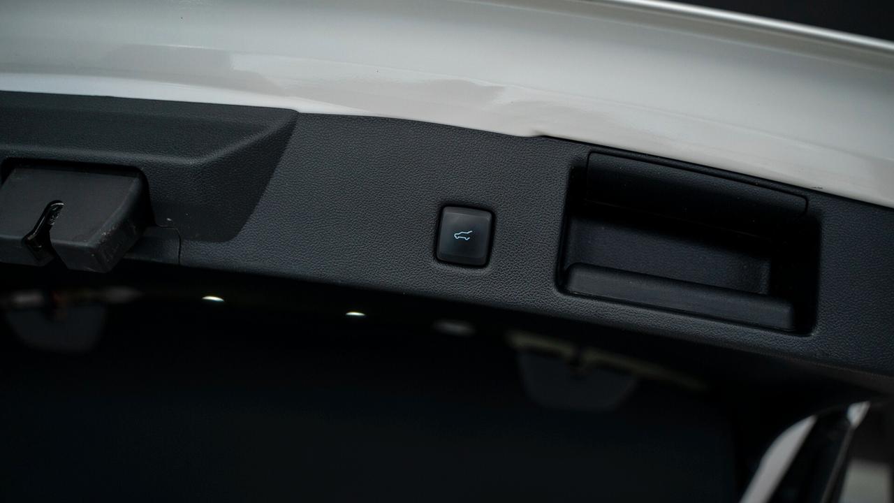 Ford Kuga 1.5 ECOBLUE ST-LINE X 120CV AUTO NAVI ED PELLE FULL OPTIONAL