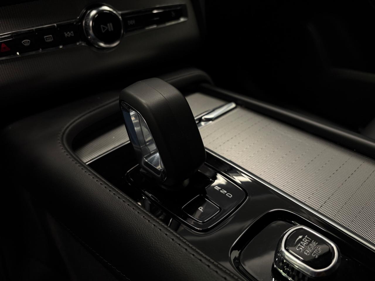 Volvo XC 90 2.0*IBRIDO*AWD*7 POSTI*