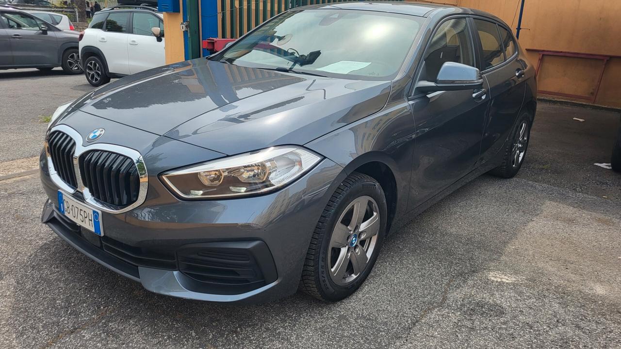 Bmw 116 116d 5p. Business Advantage