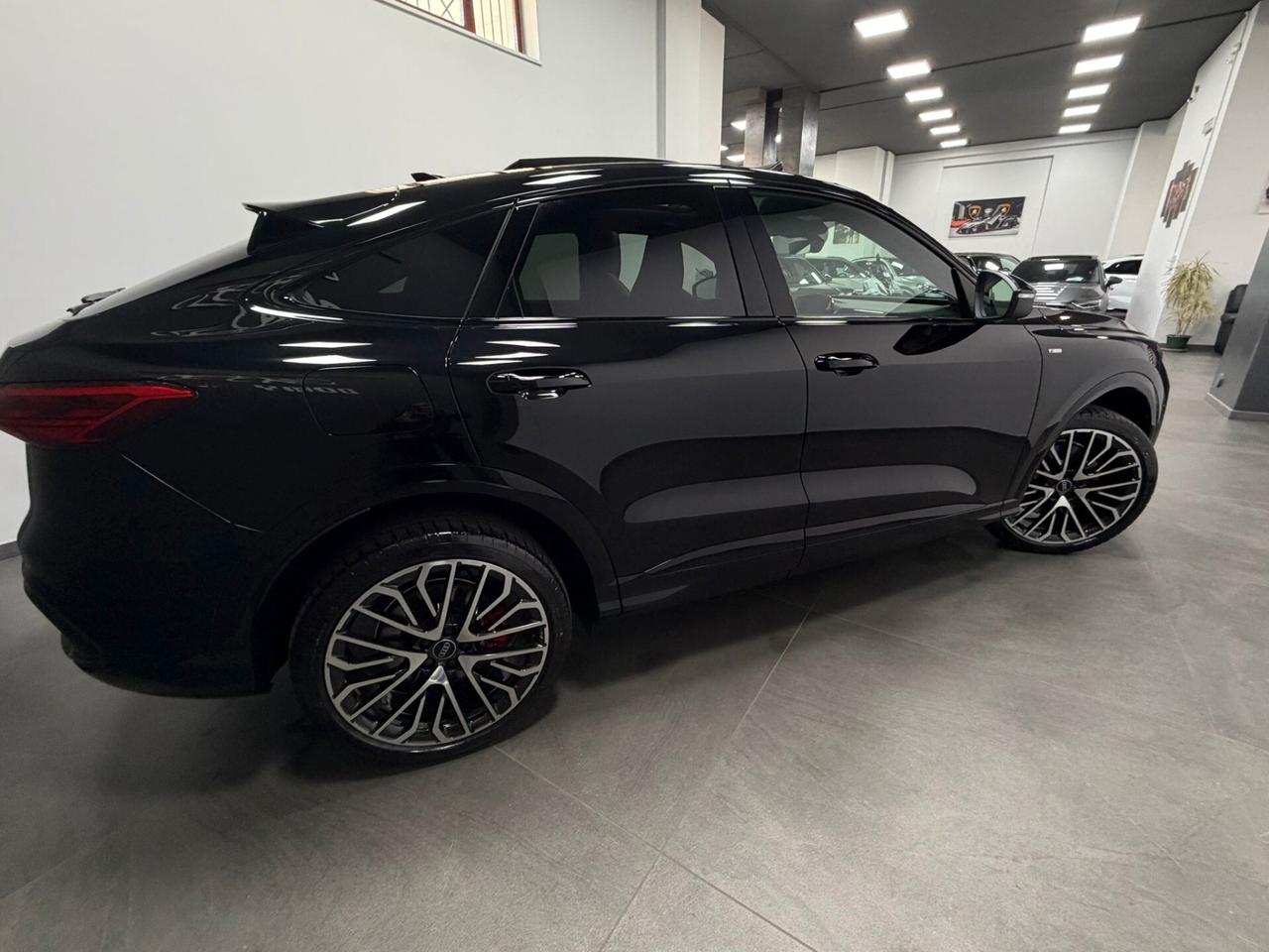 Audi Q5 SPORTBACK 40 TDI quattro S tronic Identity Black