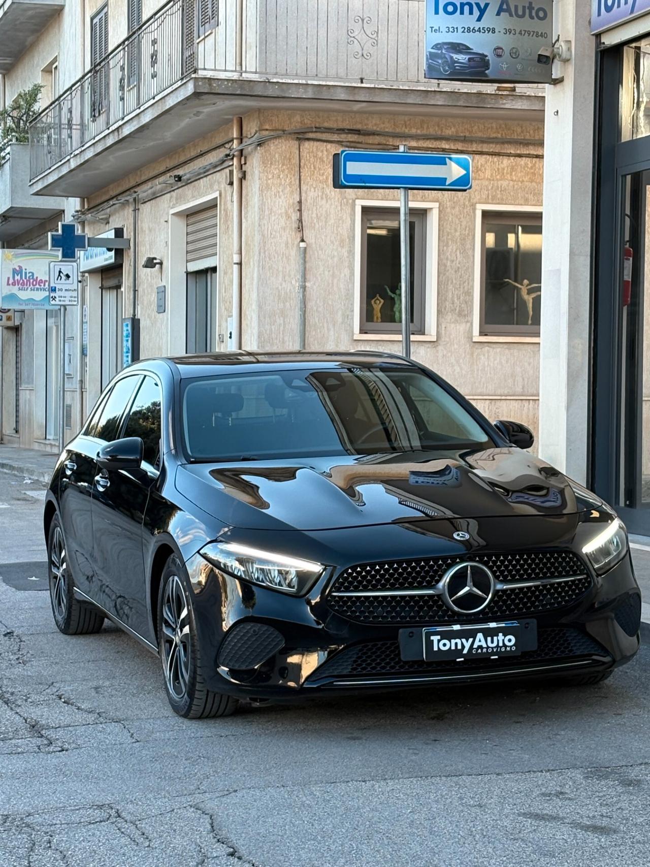 Mercedes-benz A 180 d Premium auto AMG con NAVI,TELECAMERA,VIRTUAL COCKPIT,APPLE CARPLAY,FULL LED,VETRI OSCURATI,TESSUTO