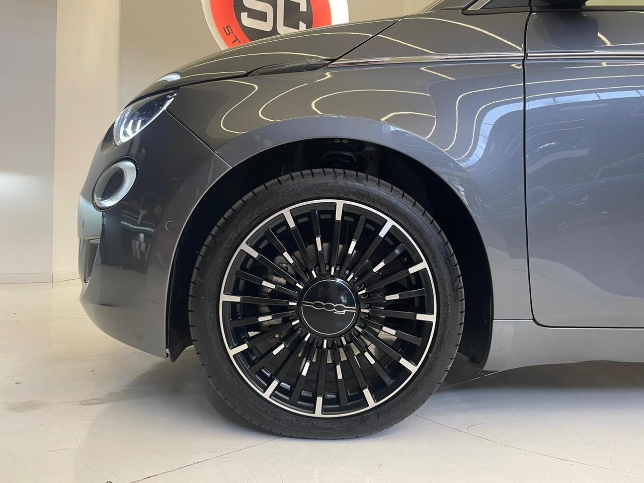 Fiat 500e Cabrio La Prima