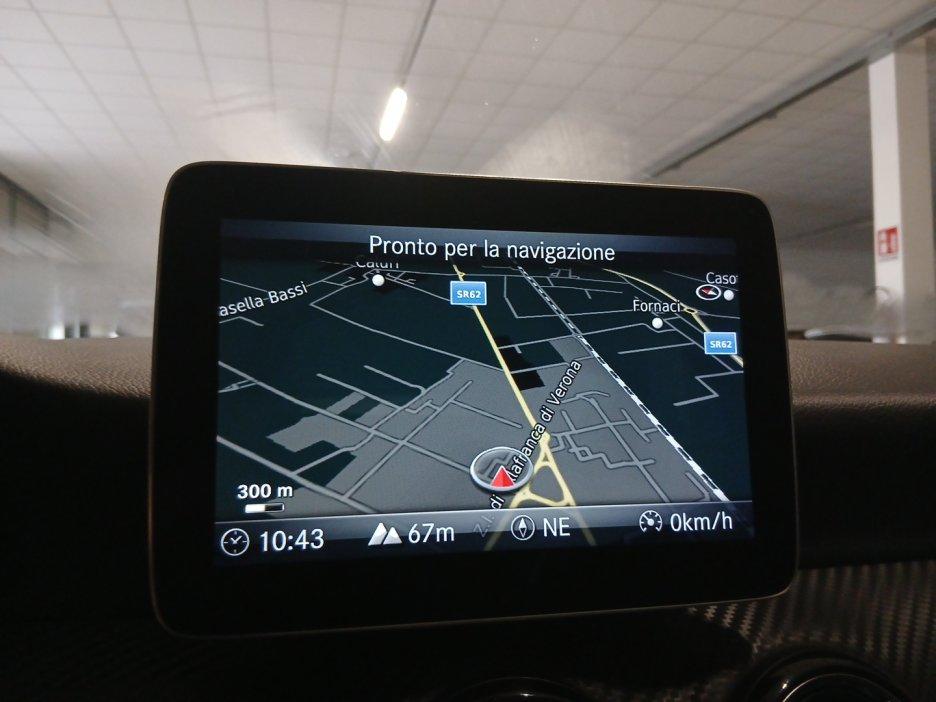 Mercedes-Benz GLA (X156) - GLA 200 d Automatic Business