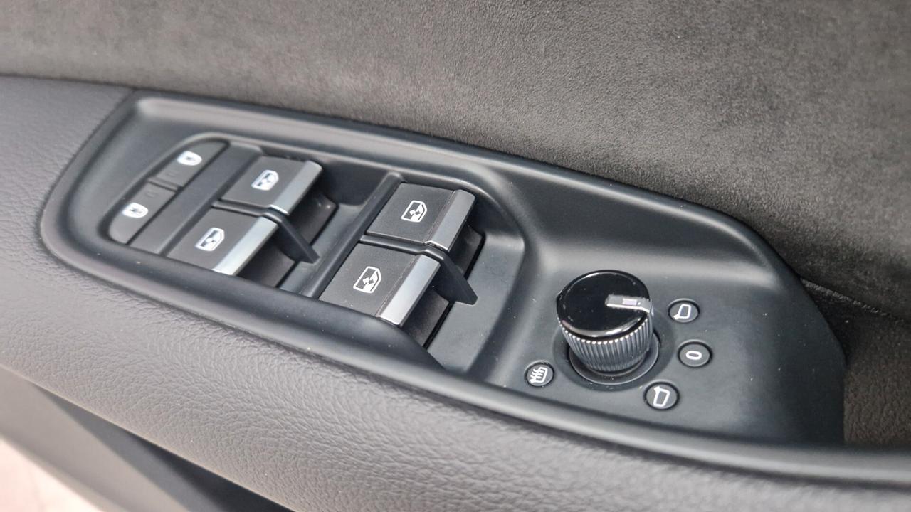 Audi Q8 50 TDI 286 CV quattro s line tetto apribile