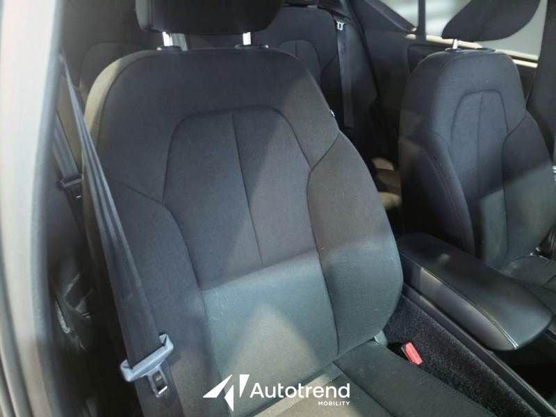 Volvo XC40 T2 129 CV Automatico Momentum Core