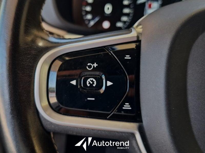 Volvo XC60 B4 197+14 CV AWD Automatica Mild Hybrid Diesel NAVI LED Inscription