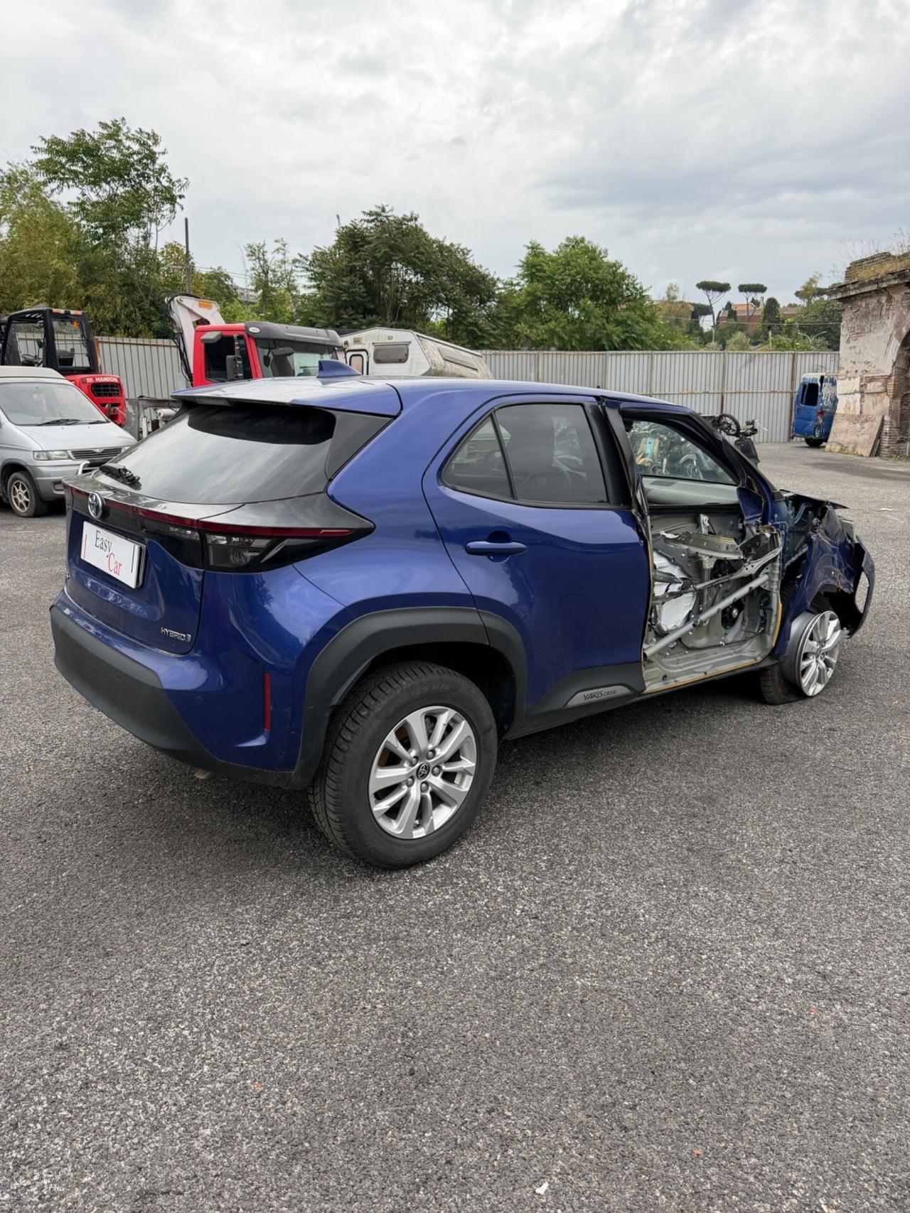 Toyota Yaris Cross 1.5 Hybrid SINISTRATA