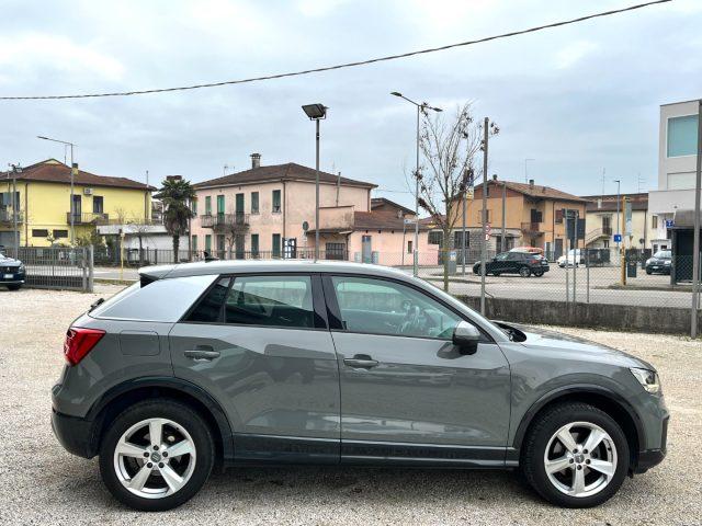 AUDI Q2 30 TDI S tronic Identity Black