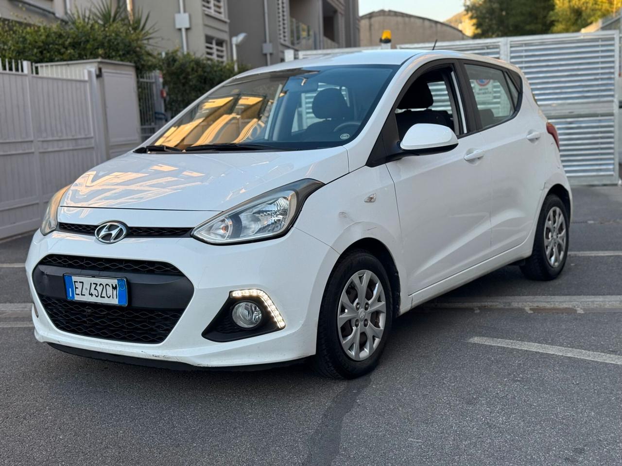 Hyundai i10 1.0 MPI Sound Edition A/T