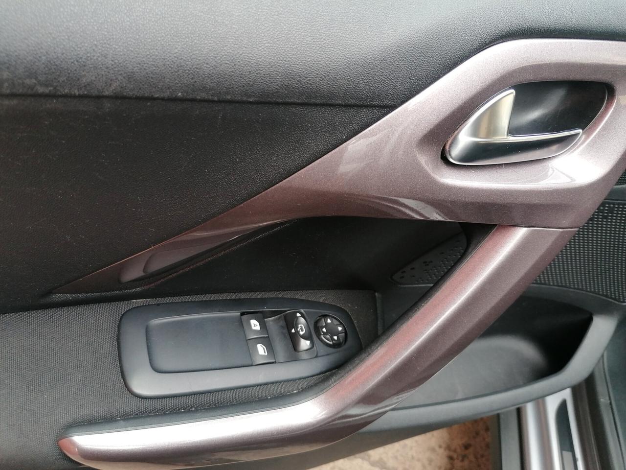 Peugeot 2008 BlueHDi (Navigatore)