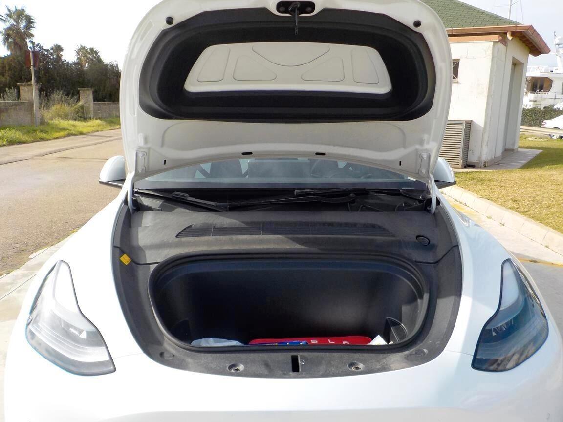 Tesla Model Y Long Range AWD