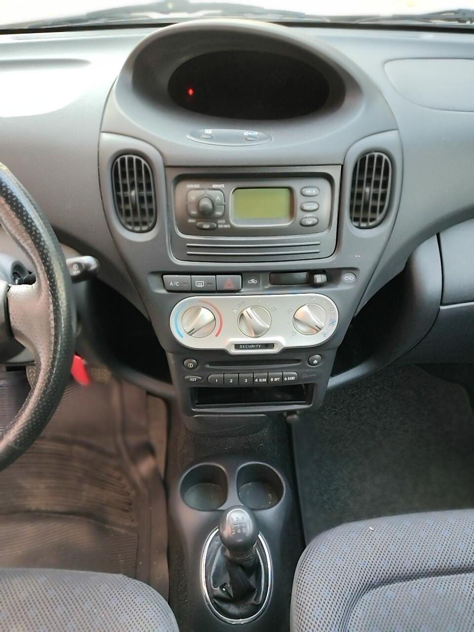 Toyota Yaris Verso 1.3i 16V cat Sol