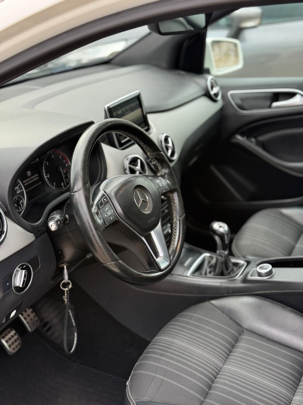 Mercedes-benz B 180 CDI BlueEFFICIENCY Premium