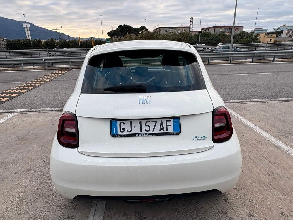 Fiat 500 500e Berlina 23,8 kWh Action