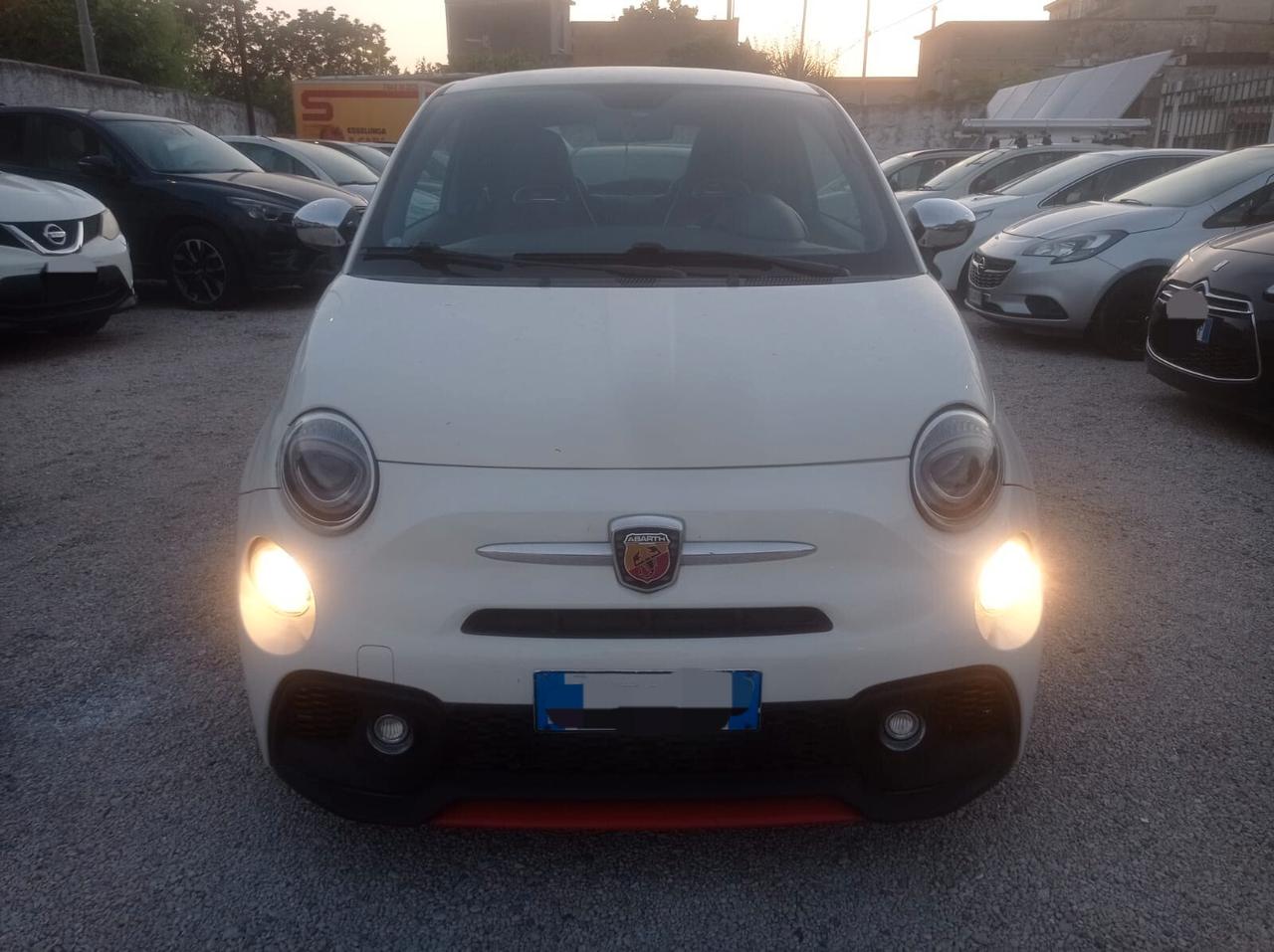 Abarth 500 1.4 Turbo T-Jet km 11000-2010
