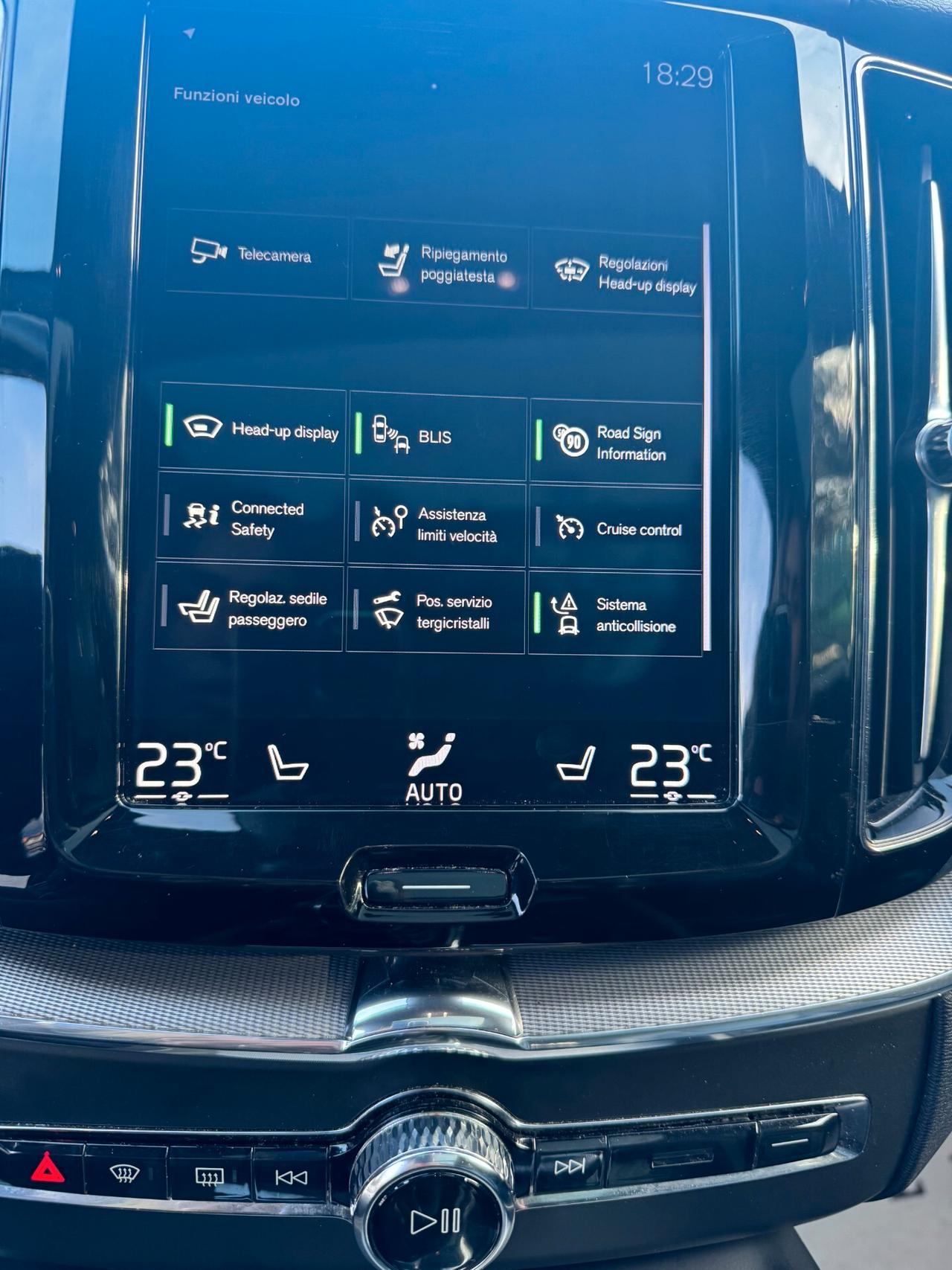 Volvo XC 60 XC60 D5 AWD Geartronic R-design