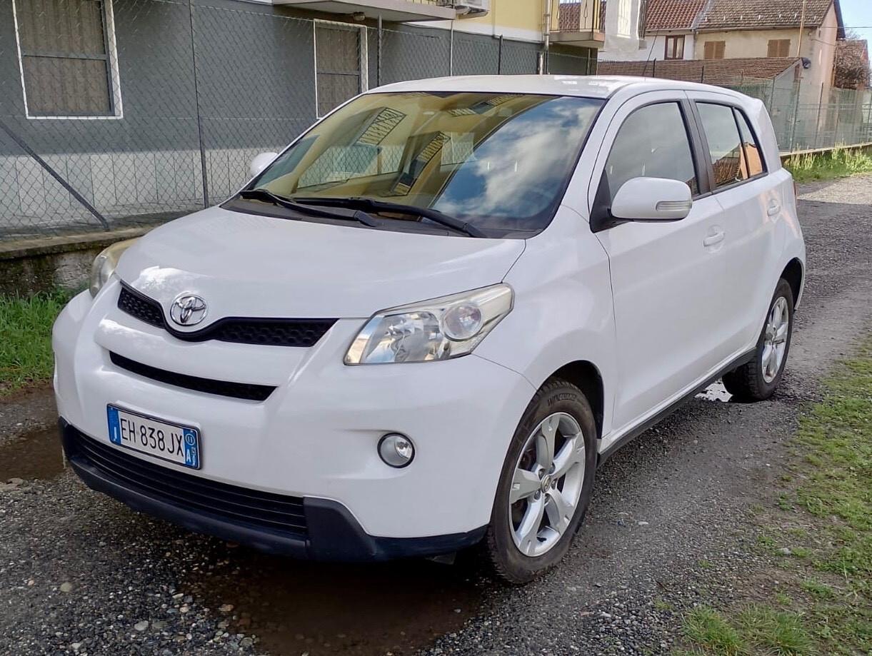 Toyota Urban Cruiser Urban Cruiser 1.4 D-4D AWD Luxury